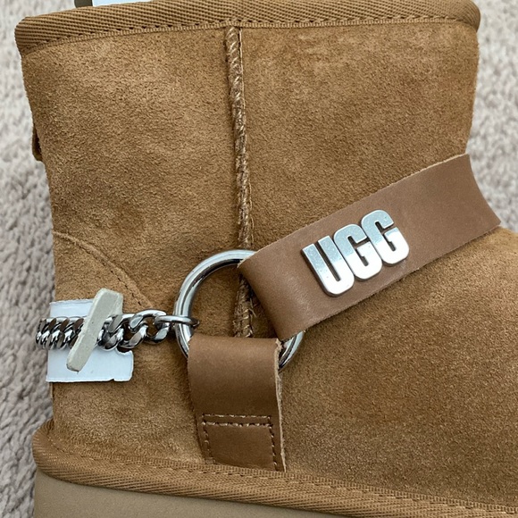 UGG Classic Mini Chains II Size 5 - Picture 7 of 13